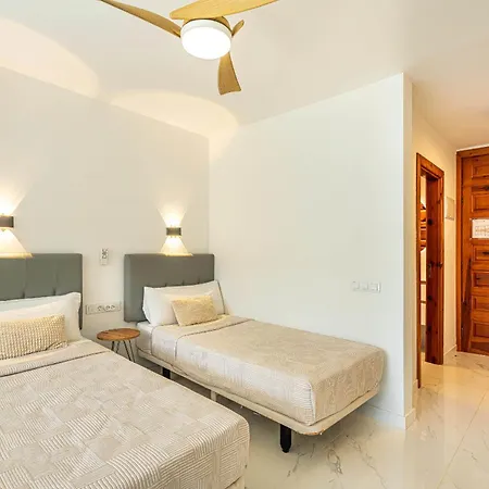 As De Casas - Golden Mile - Americas * Playa de las Americas (Tenerife)